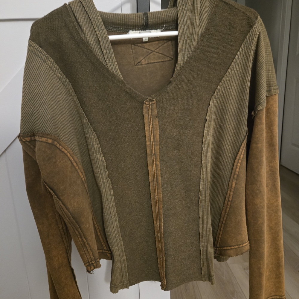 Gimmicks by BKE Earthy Toned Hoodie